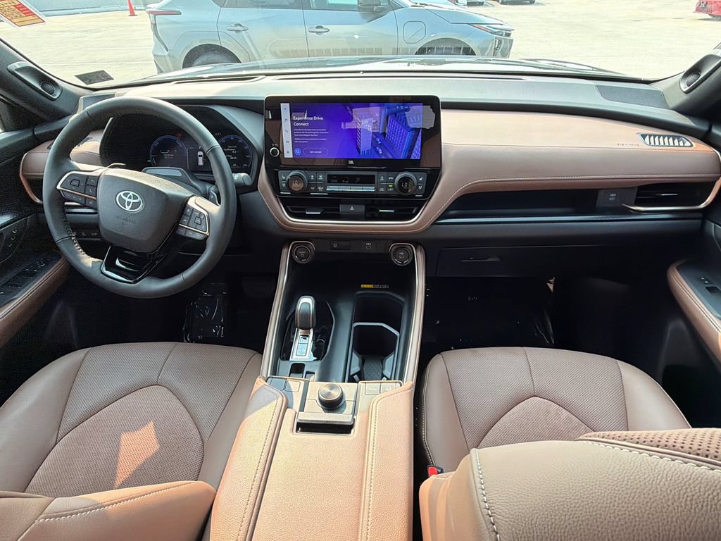 Used 2026 Toyota Grand Highlander AWD Hybrid image 18