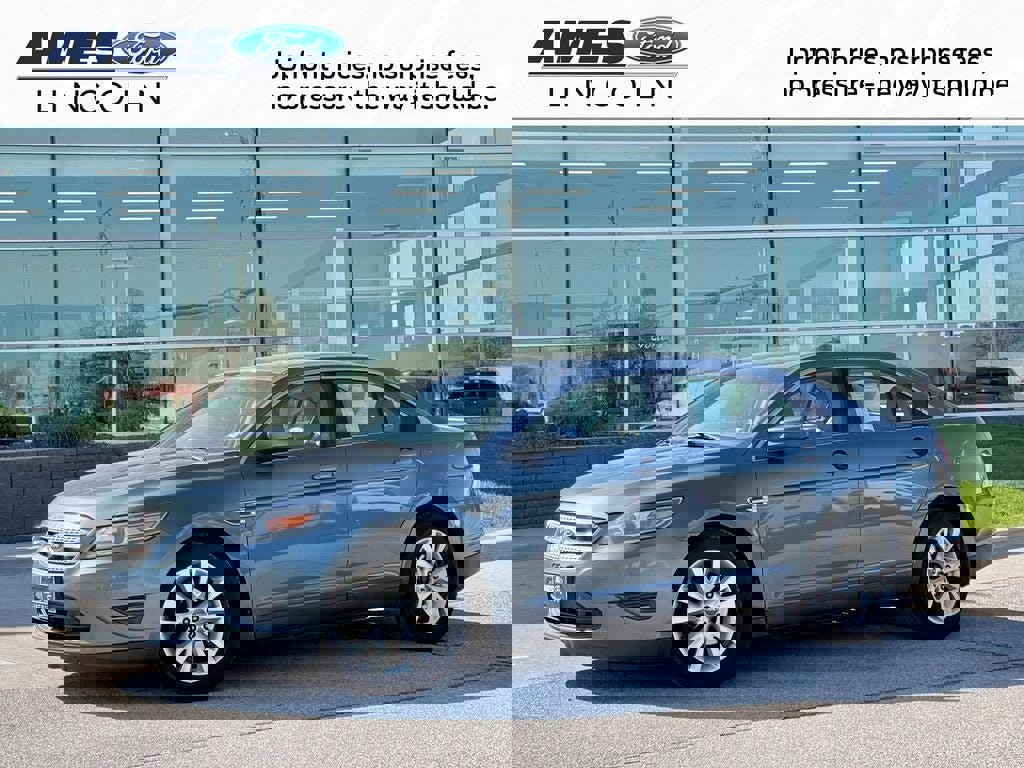 Used 2010 Ford Taurus SEL FWD image 1