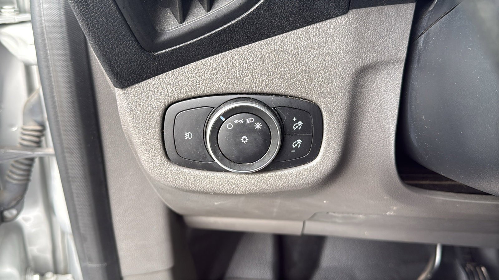 Used 2021 Ford Transit Connect XLT FWD image 12