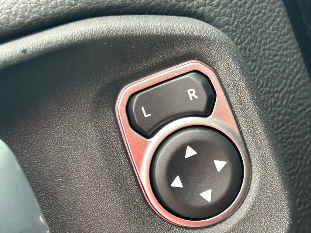 Used 2022 Jeep Wrangler Unlimited Sahara AWD/4WD image 73