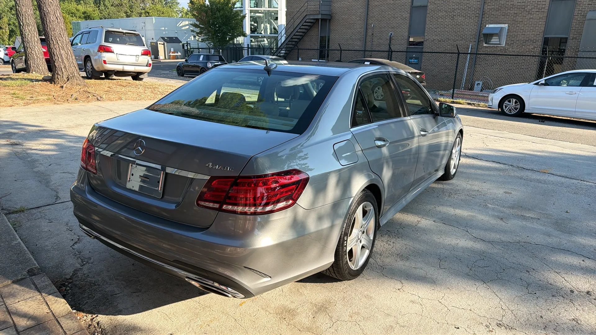 Used 2014 Mercedes-Benz E 350 4MATIC Sedan image 9