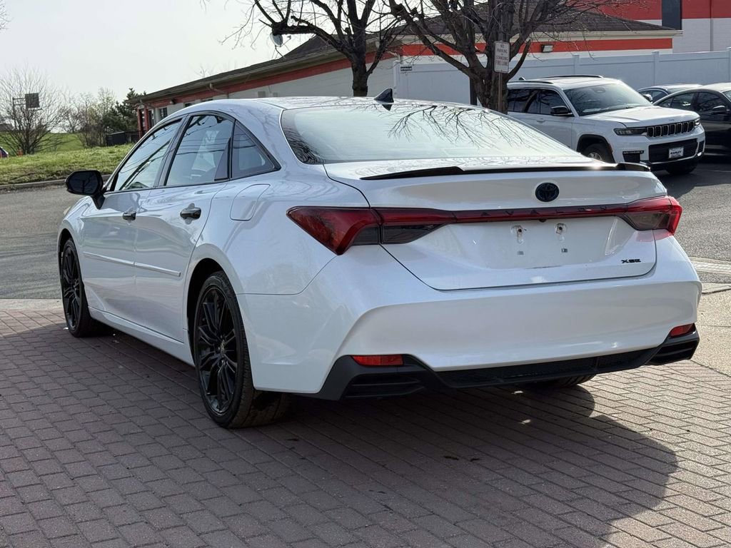 Used 2022 Toyota Avalon XSE w/ Carpet Mat Package (TMS) image 4