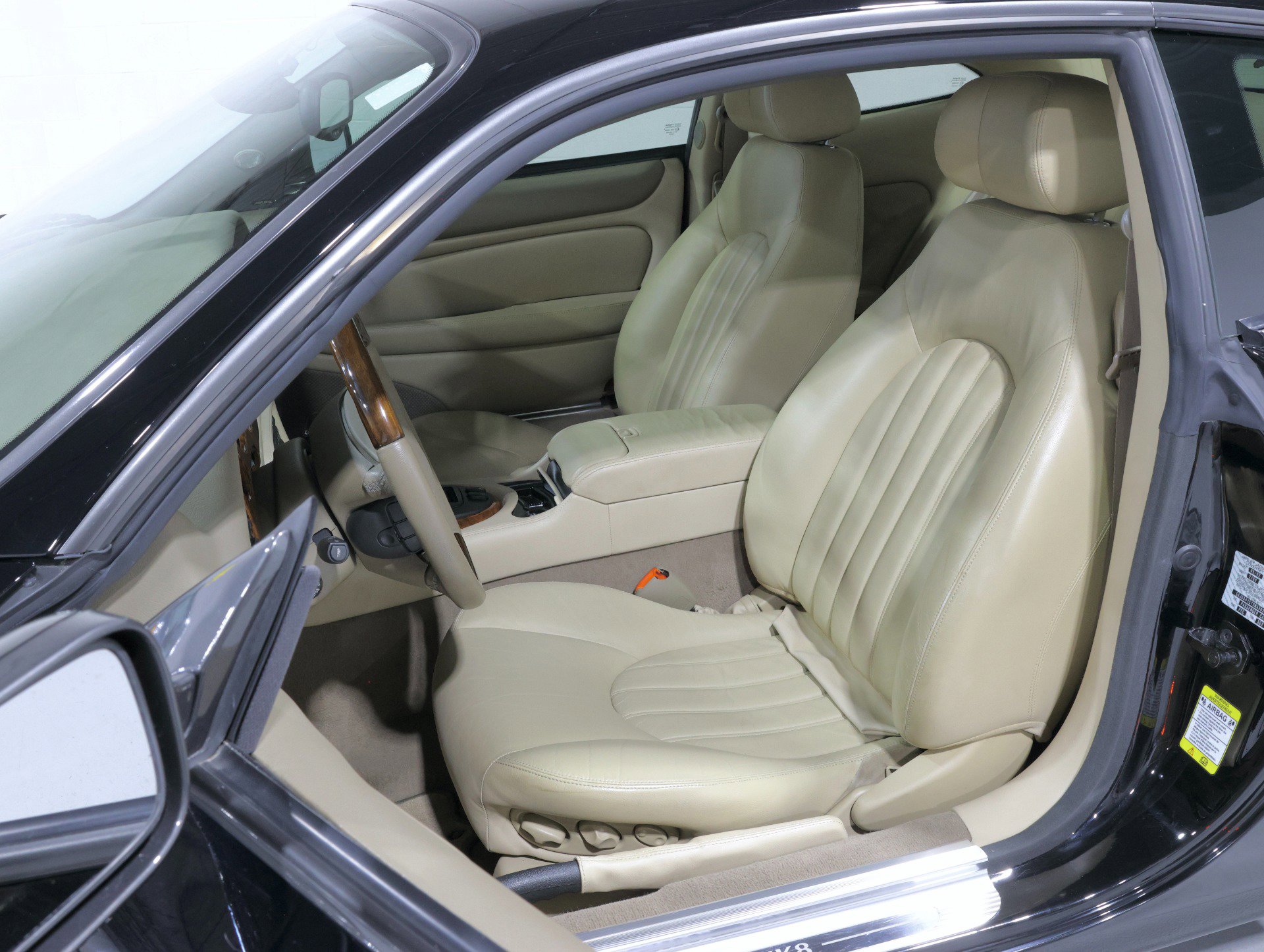 Used 2002 Jaguar XK8 Coupe image 9