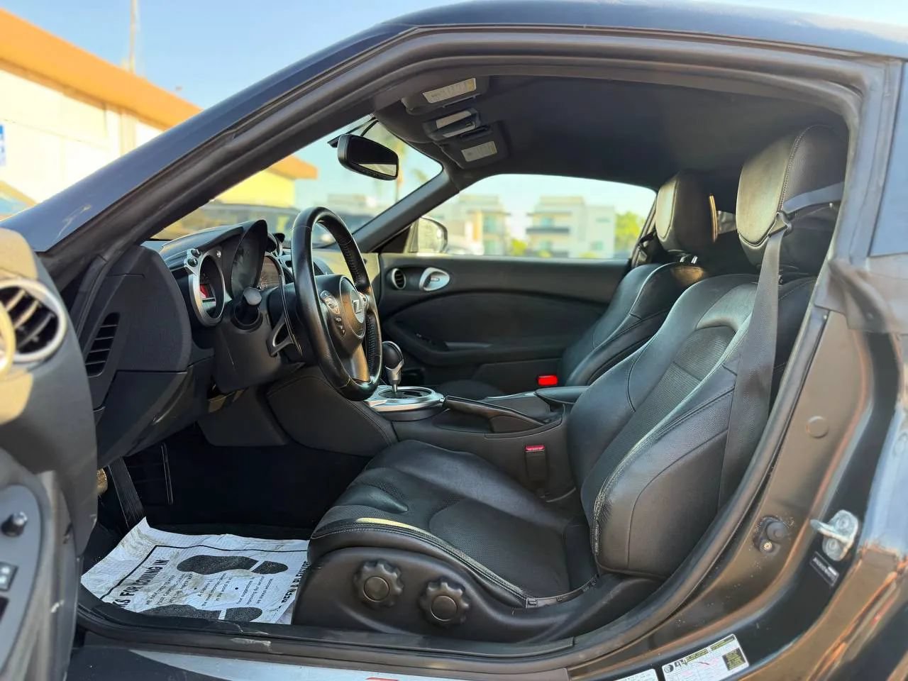 Used 2015 Nissan 370Z Touring RWD image 30