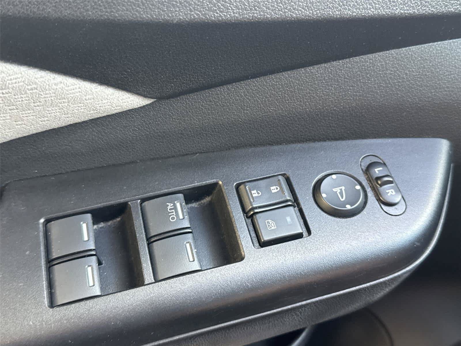 Used 2015 Honda CR-V EX image 19