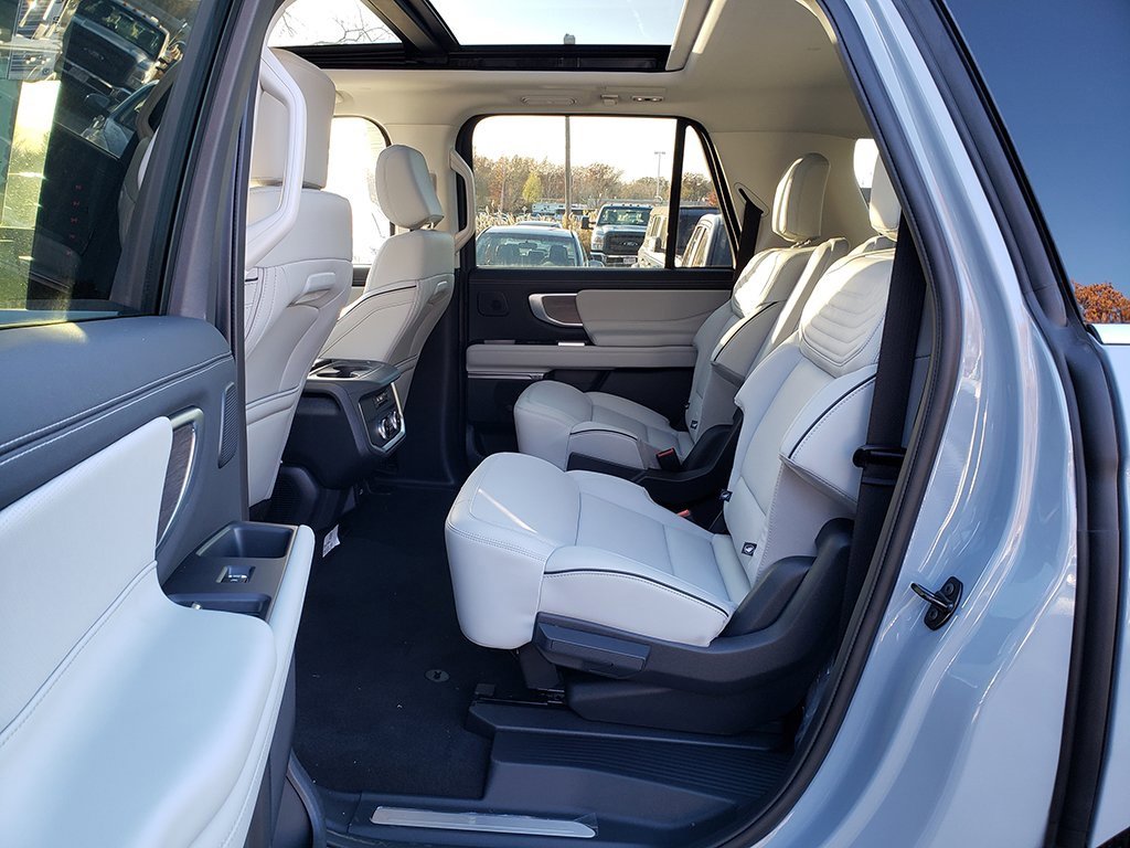 New 2025 Ford Expedition Max Platinum w/ Platinum Ultimate Package image 11