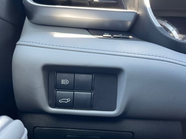 Used 2022 Toyota Highlander XLE AWD/4WD image 24