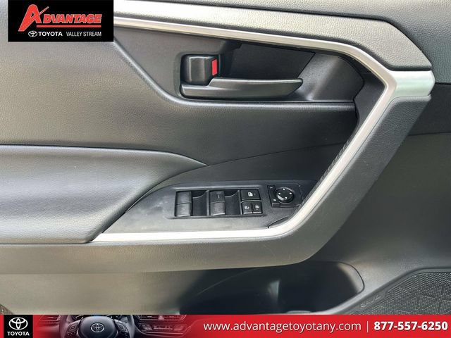 Used 2023 Toyota RAV4 LE AWD/4WD image 21