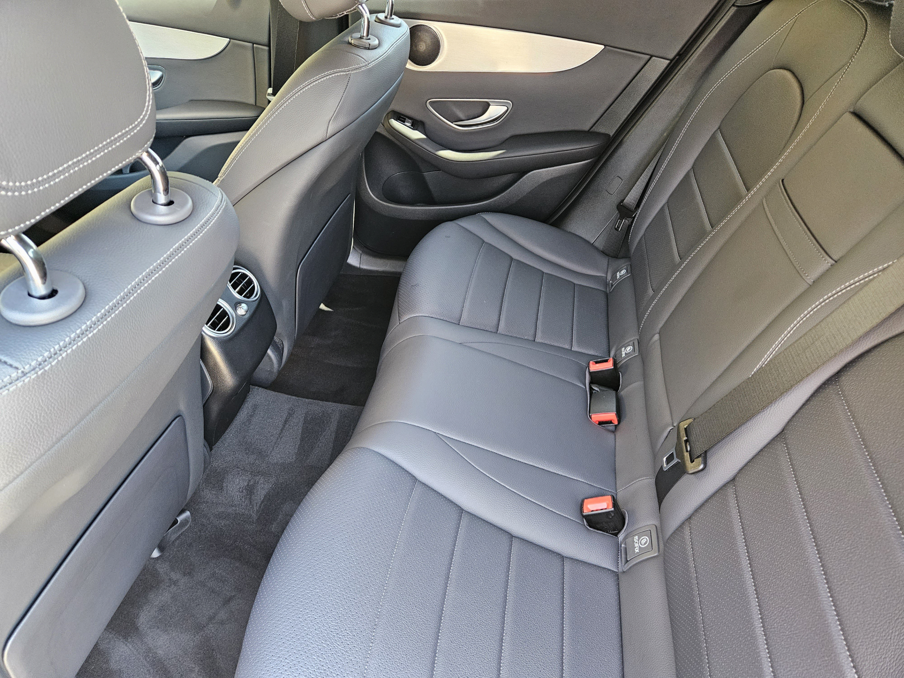 Used 2023 Mercedes-Benz GLC 300 4MATIC Coupe image 26