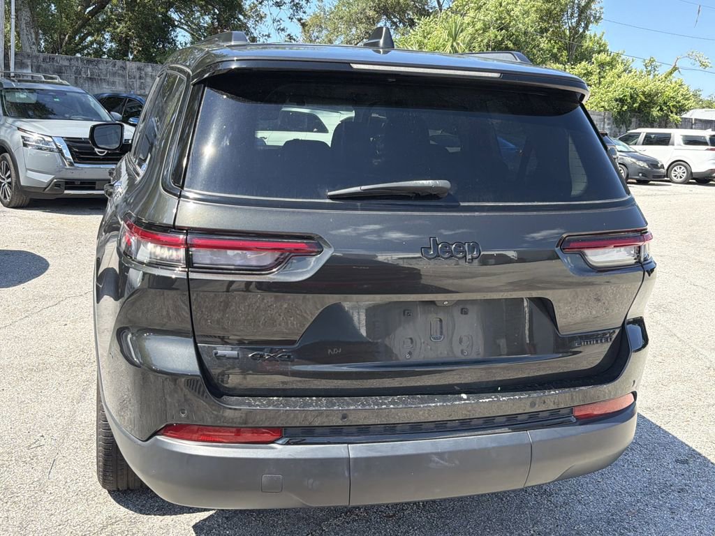 Used 2022 Jeep Grand Cherokee L Limited w/ Black Appearance Package AWD/4WD image 9