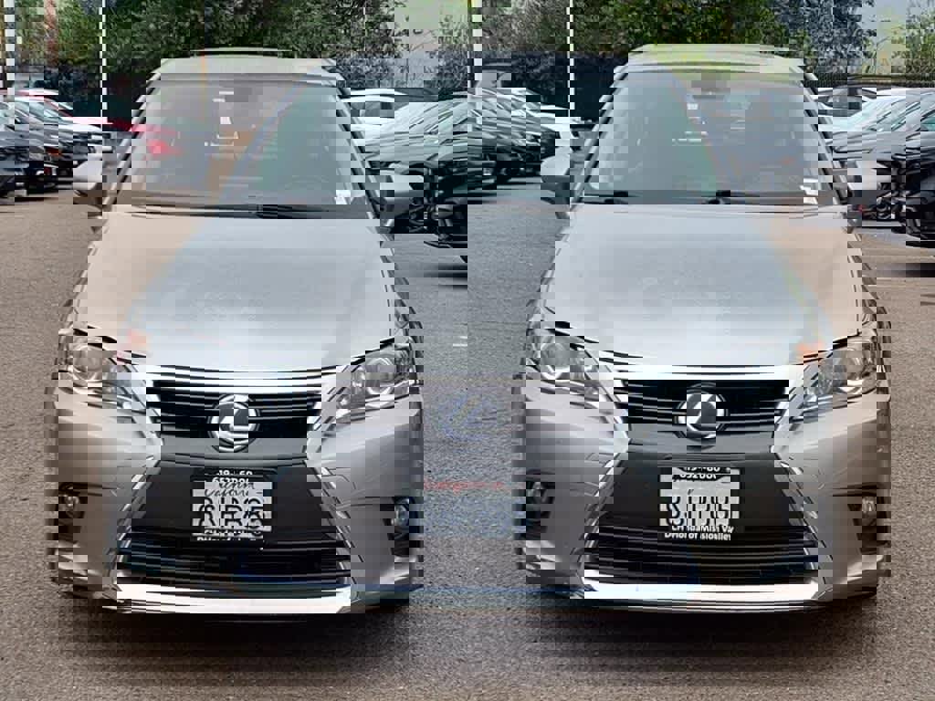 Used 2017 Lexus CT 200h image 2