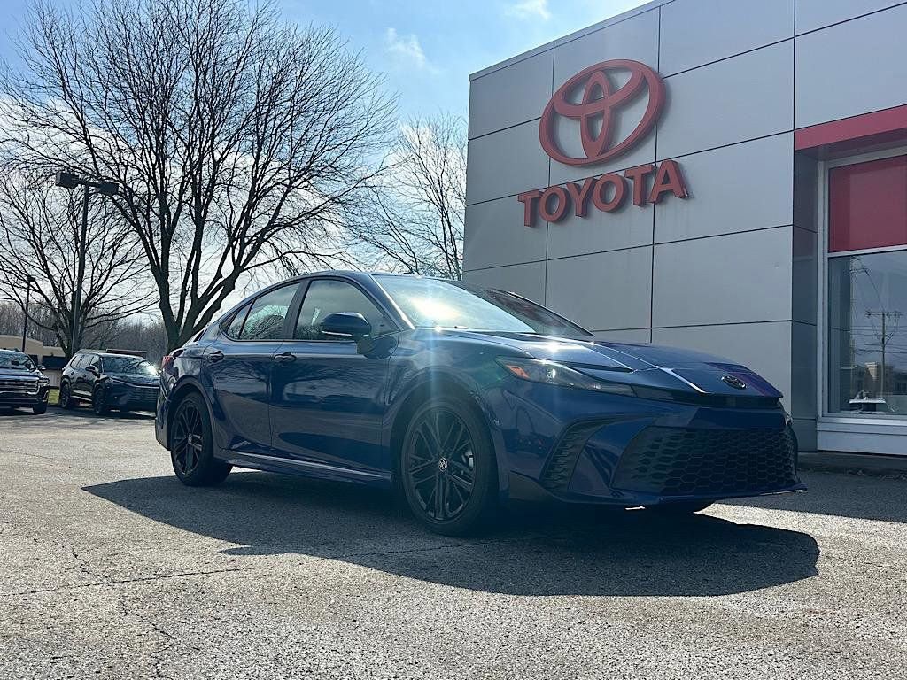 Certified 2025 Toyota Camry SE w/ Convenience Package image 7
