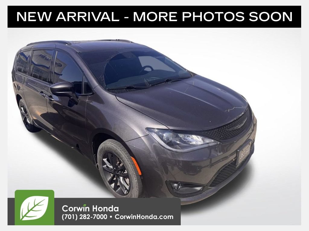 Used 2020 Chrysler Pacifica Touring-L w/ Advanced Safetytec Group AWD/4WD video 1