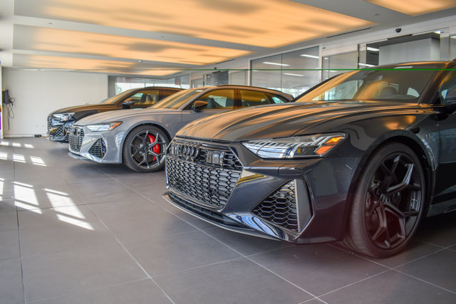 Used 2023 Audi Q8 Premium Plus AWD/4WD image 8