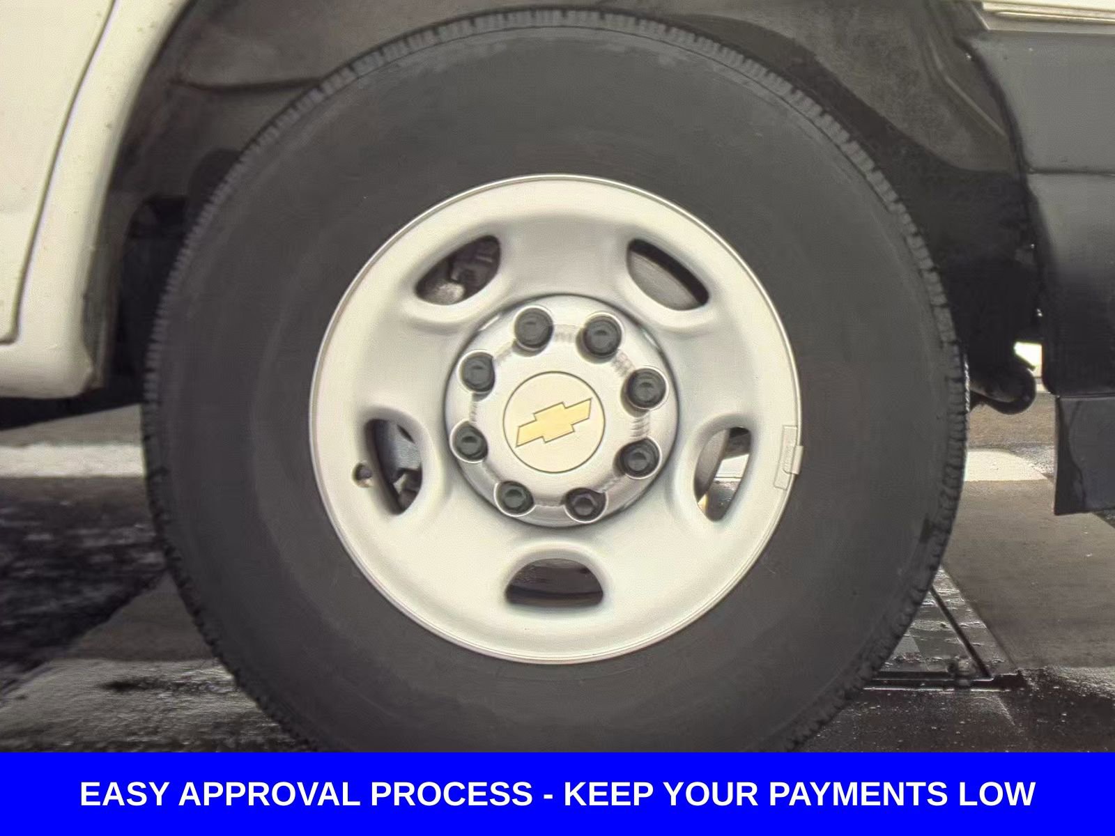 Used 2022 Chevrolet Express 3500 w/ Driver Convenience Package image 14