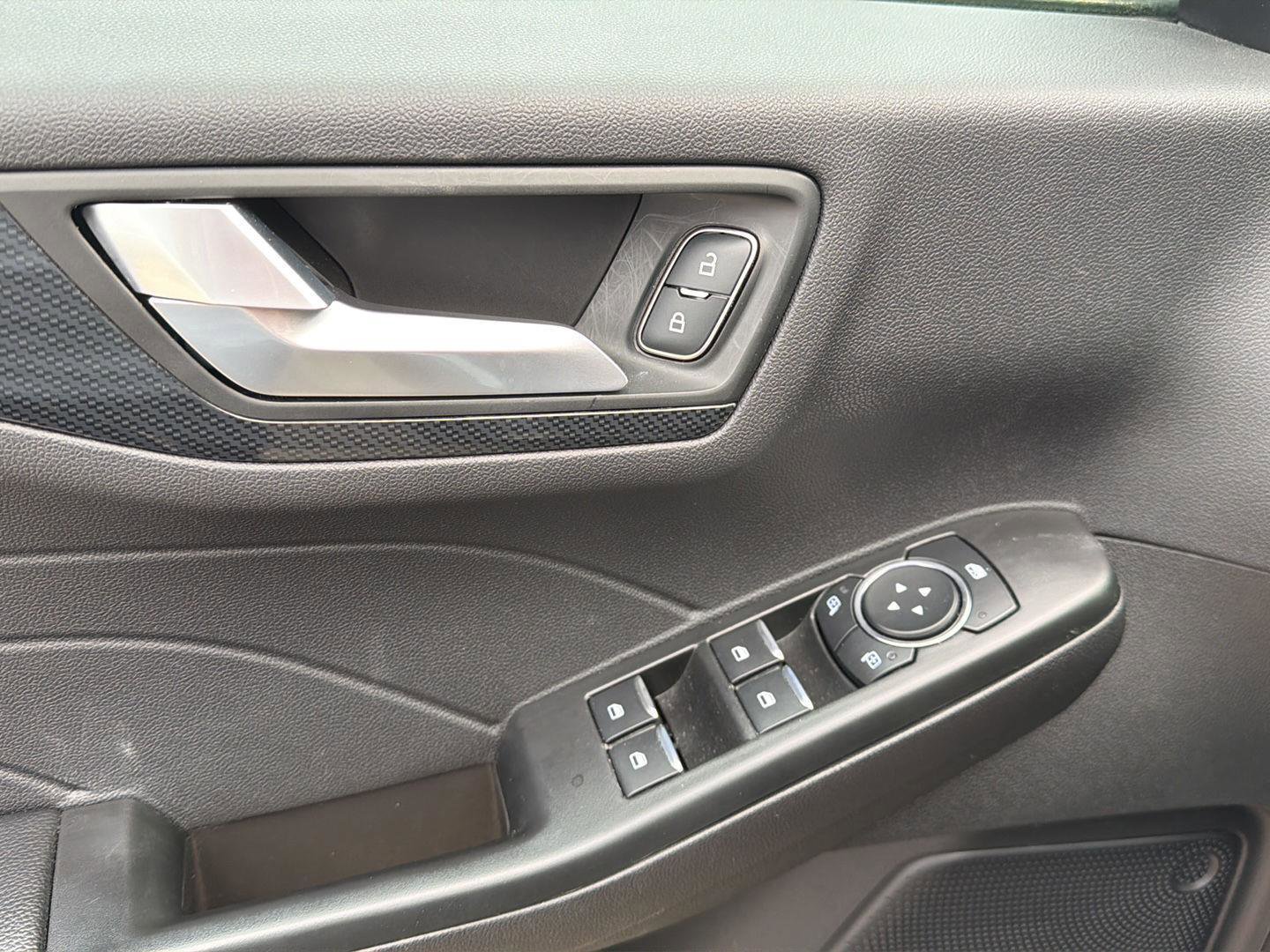 Used 2025 Ford Escape ST-Line image 11