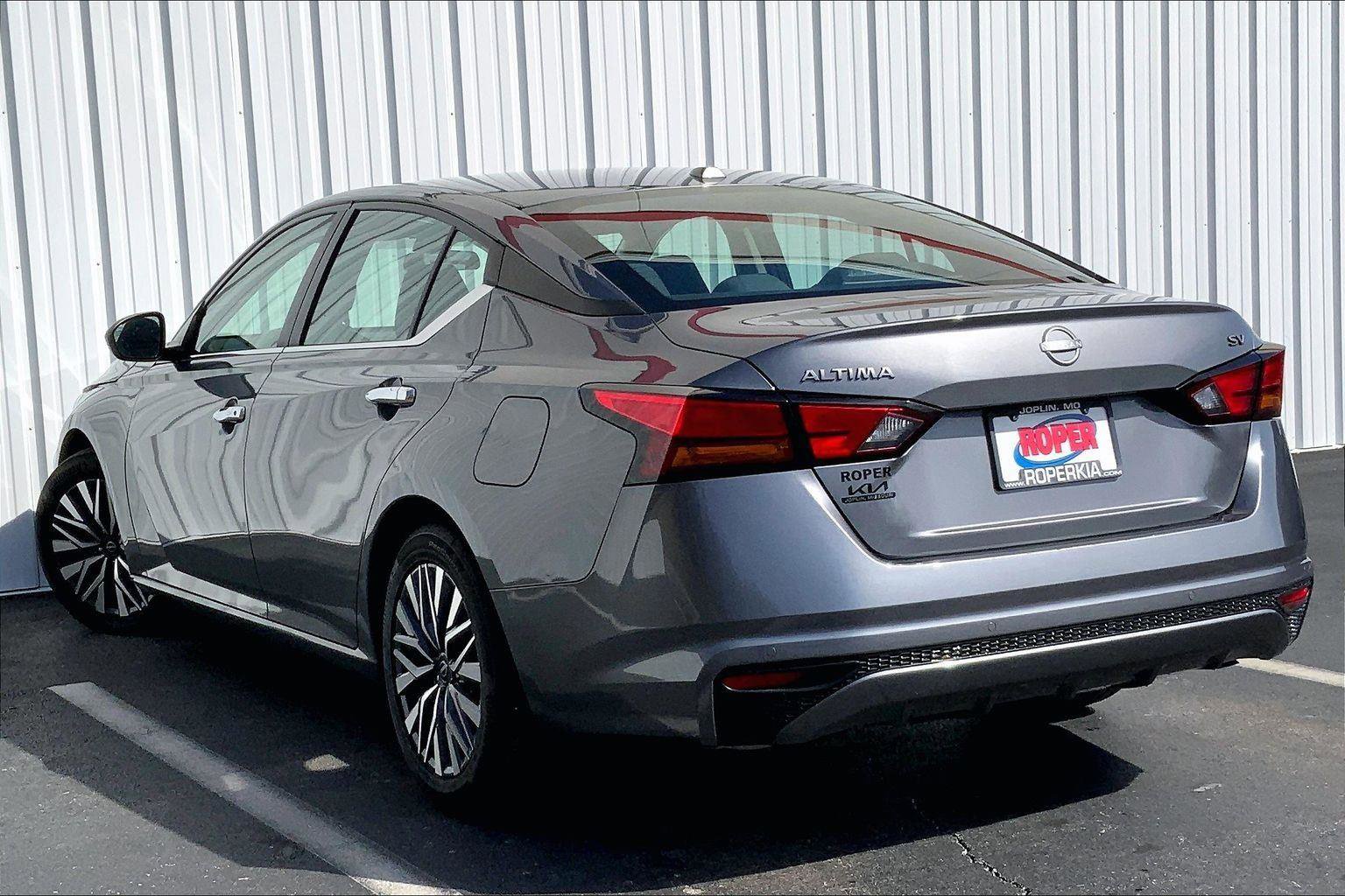 Used 2024 Nissan Altima 2.5 SV image 10