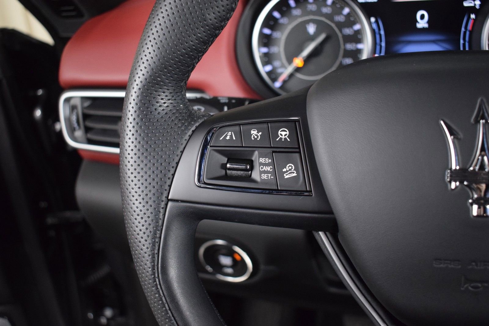 Used 2022 Maserati Levante Modena image 27