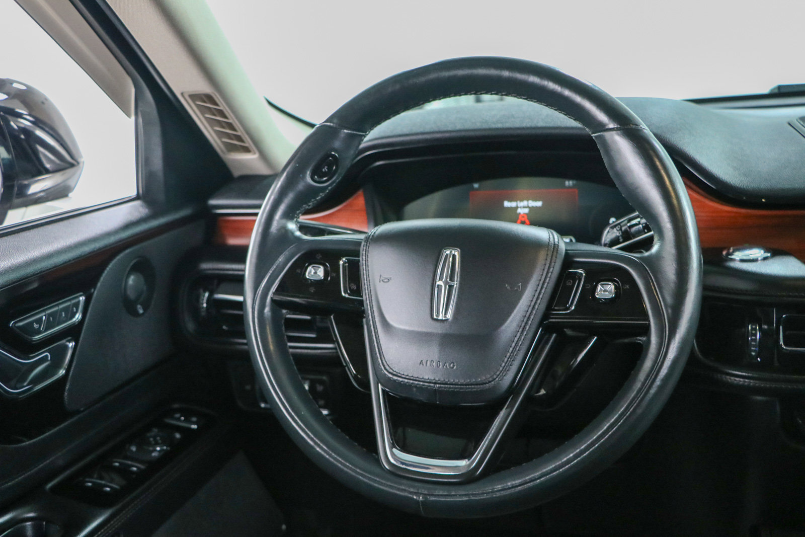 Used 2021 Lincoln Aviator Reserve w/ Equipment Group 201A AWD/4WD image 12