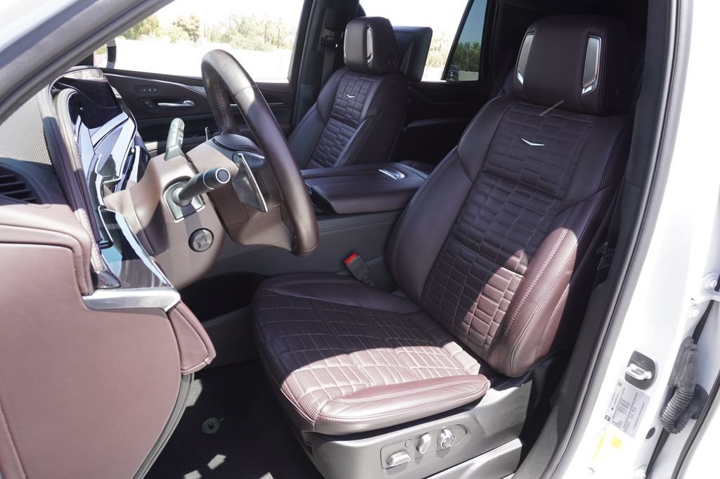 Certified 2023 Cadillac Escalade V w/ Heavy-Duty Trailer Package AWD/4WD image 15