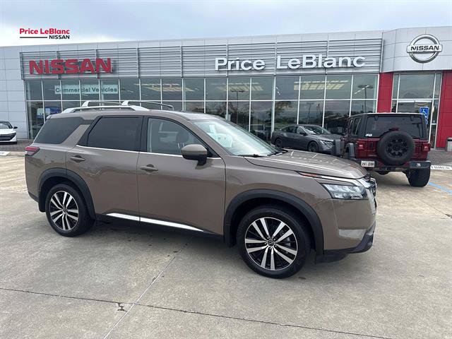 Certified 2025 Nissan Pathfinder Platinum w/ Cargo Package FWD image 1