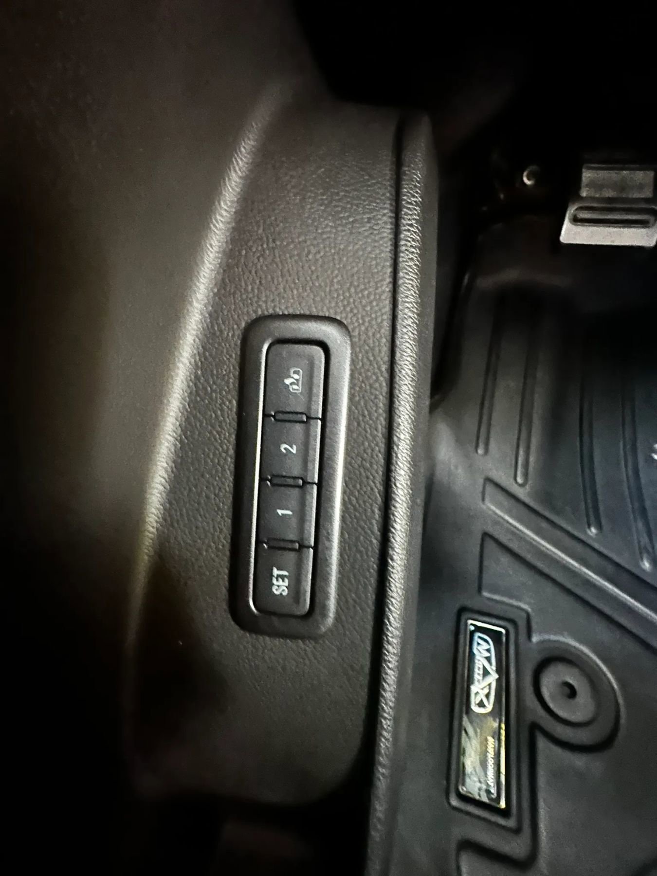 Used 2017 GMC Yukon XL SLT w/ Open Road Package RWD image 45