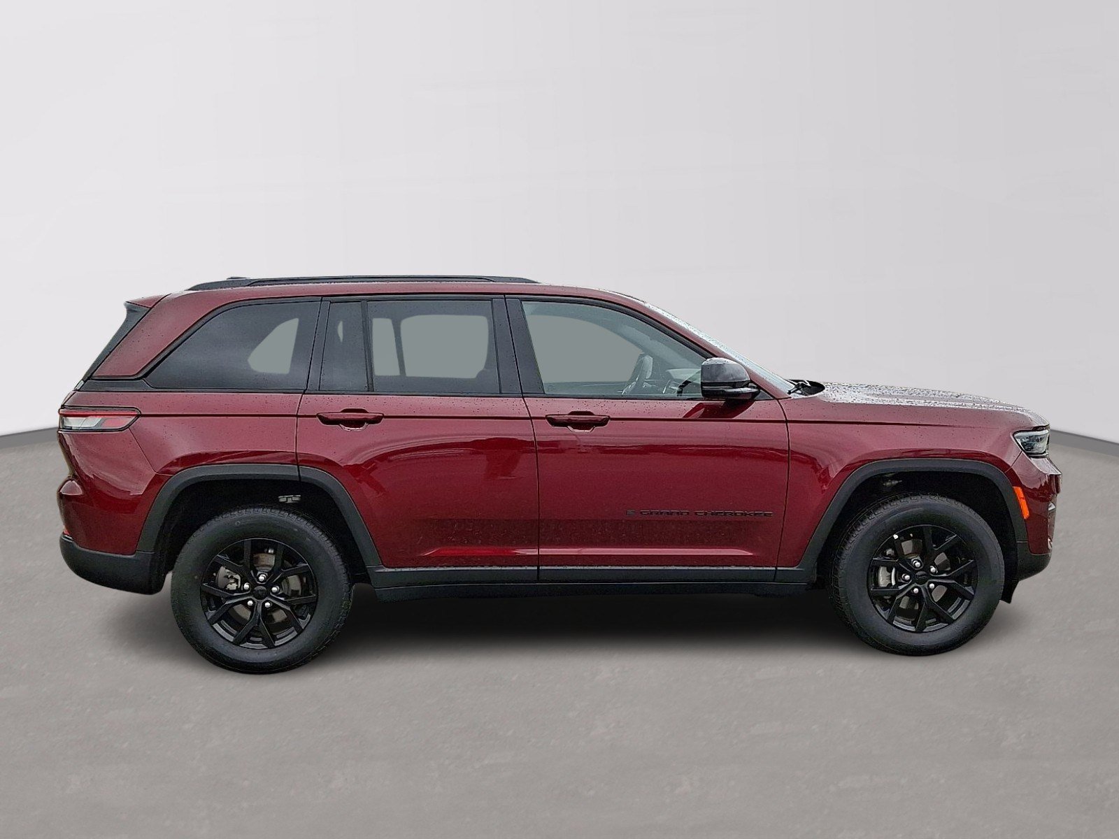 Used 2025 Jeep Grand Cherokee Altitude AWD/4WD image 7