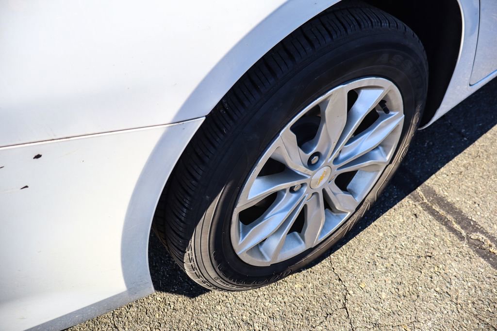 Used 2023 Chevrolet Malibu LT image 39