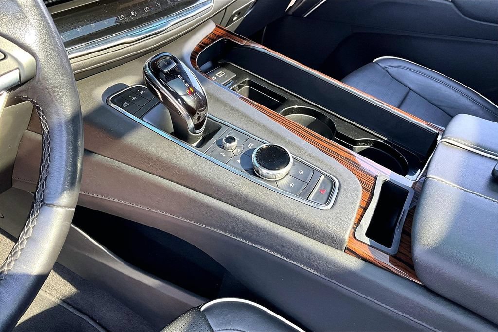 Used 2022 Cadillac Escalade Premium Luxury w/ Performance Package AWD/4WD image 14