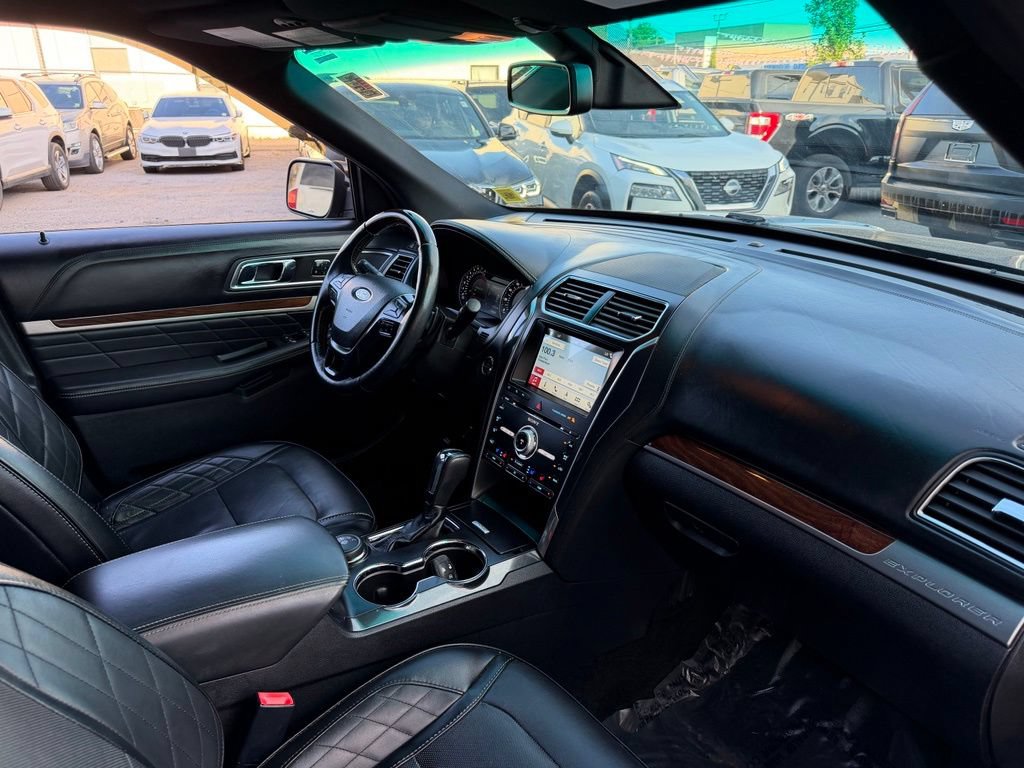 Used 2017 Ford Explorer Platinum AWD/4WD image 8