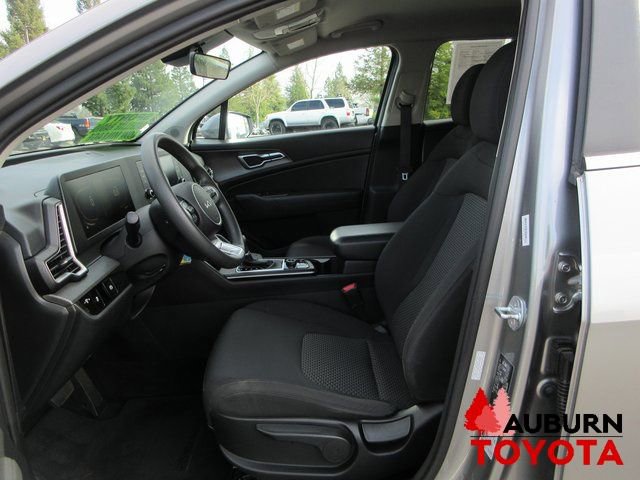 Used 2023 Kia Sportage LX image 9