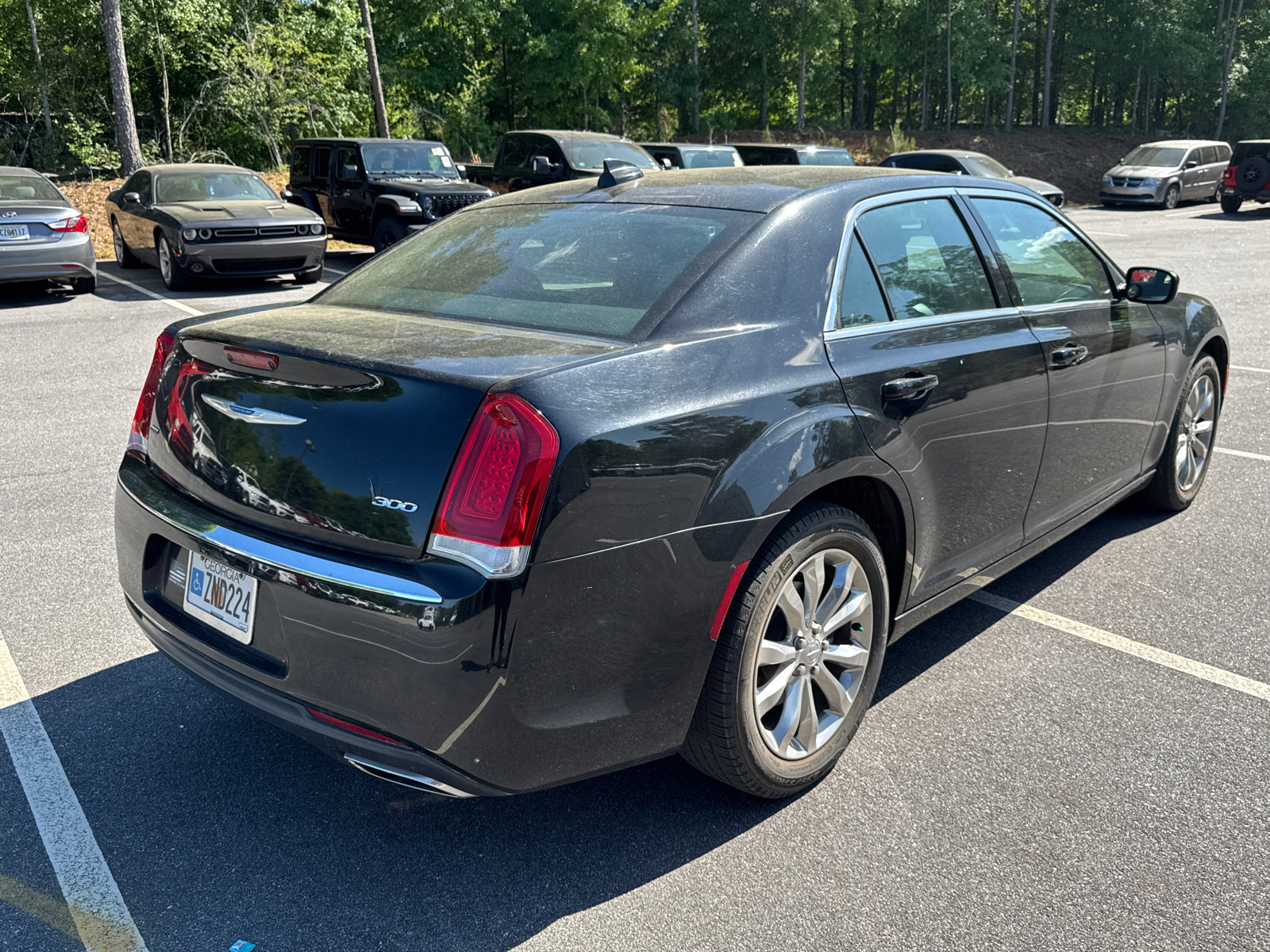 Used 2018 Chrysler 300 Touring L image 5