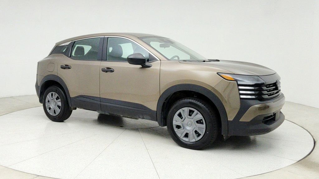 Used 2025 Nissan Kicks S image 3