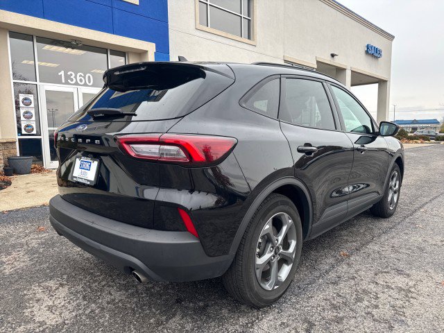 Used 2025 Ford Escape ST-Line image 17