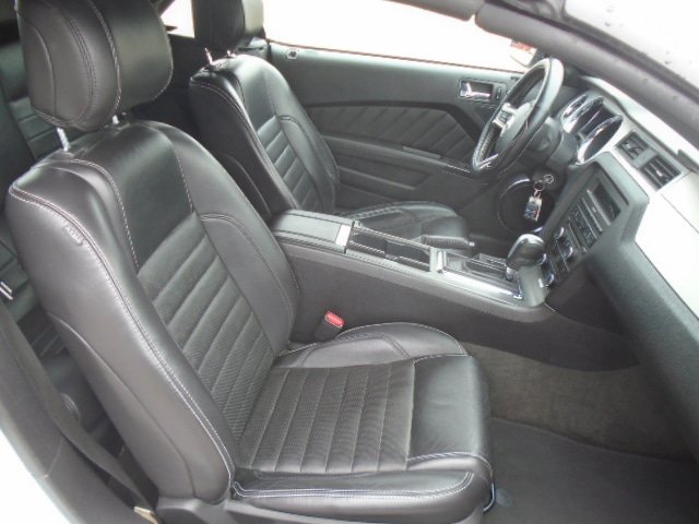 Used 2014 Ford Mustang Premium RWD image 10