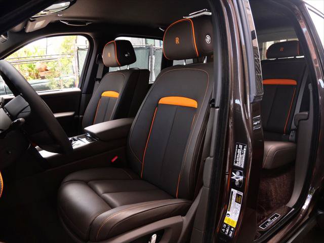 Certified 2022 Rolls-Royce Cullinan Black Badge AWD/4WD image 28