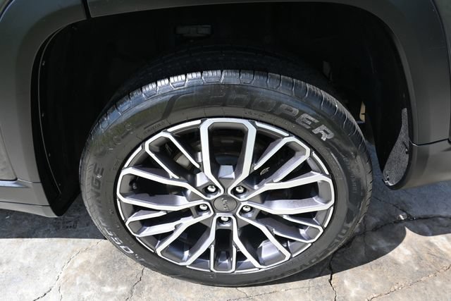 Used 2022 Jeep Grand Cherokee L Laredo AWD/4WD image 13