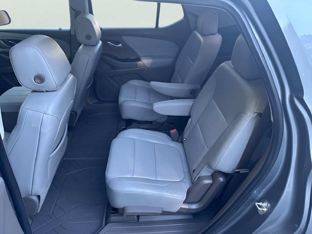 Used 2020 Chevrolet Traverse LT w/ LT Premium Package AWD/4WD image 21