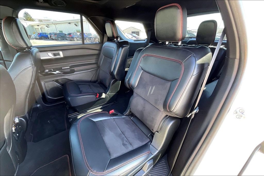 Used 2022 Ford Explorer ST-Line image 25