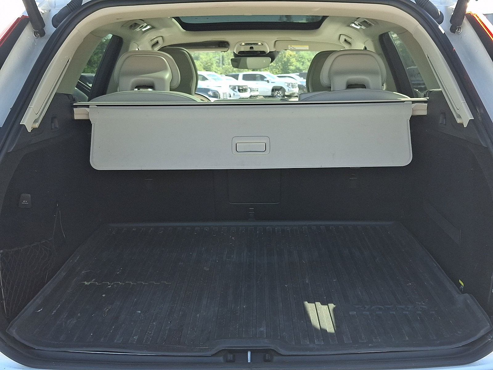 Used 2019 Volvo XC60 T5 Momentum w/ Premium Package AWD/4WD image 27