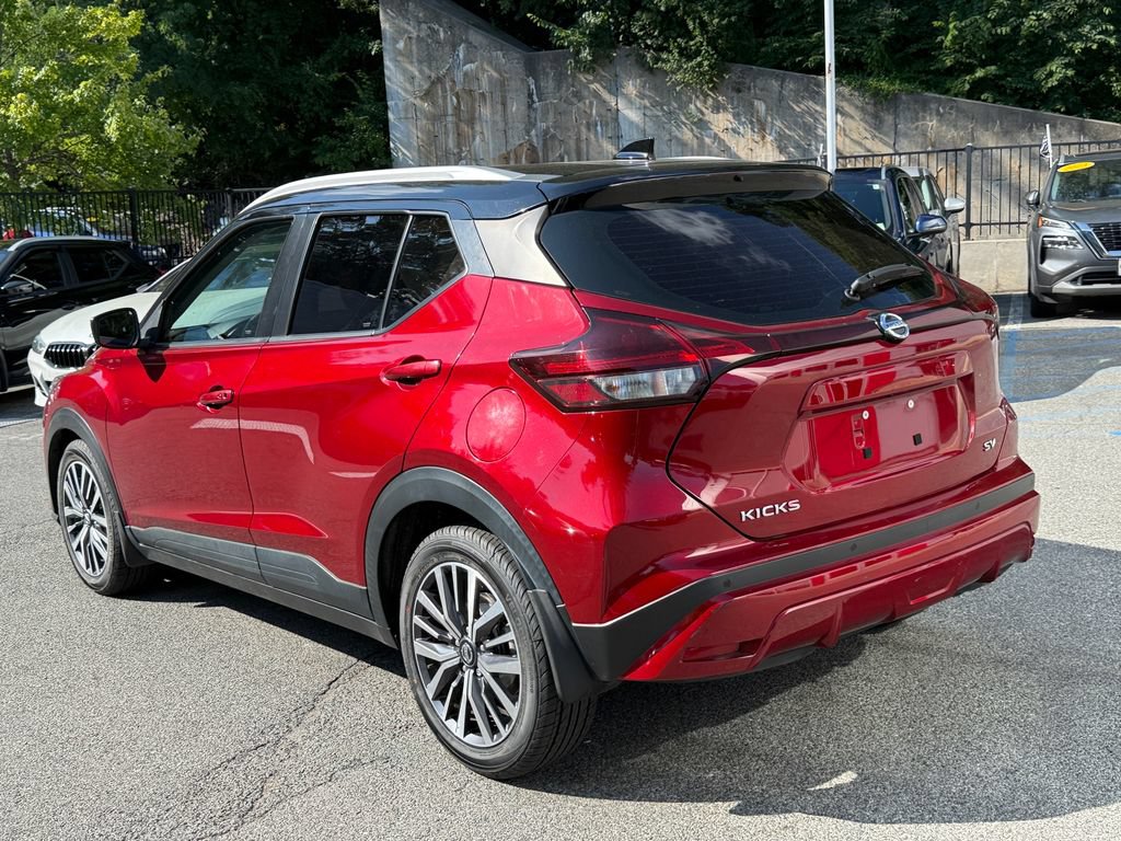 Used 2021 Nissan Kicks SV FWD image 4