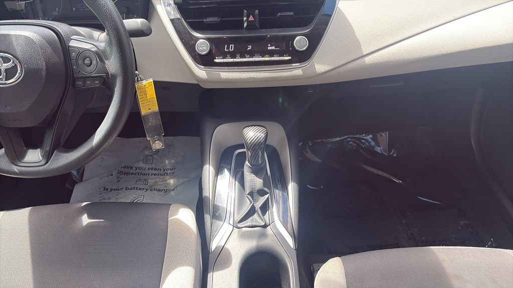 Used 2025 Toyota Corolla LE FWD image 15