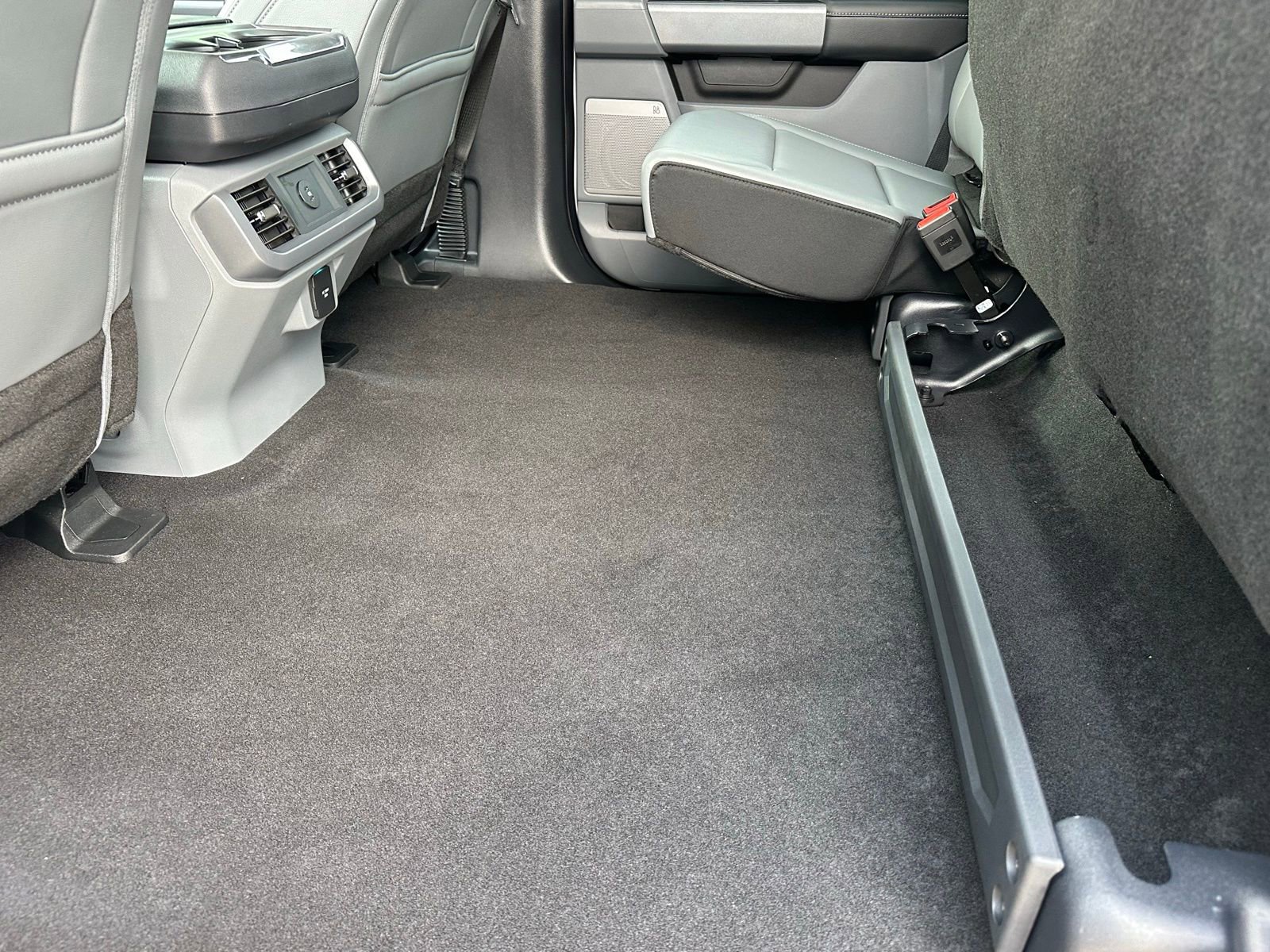 New 2025 Ford F150 Lightning Flash image 27