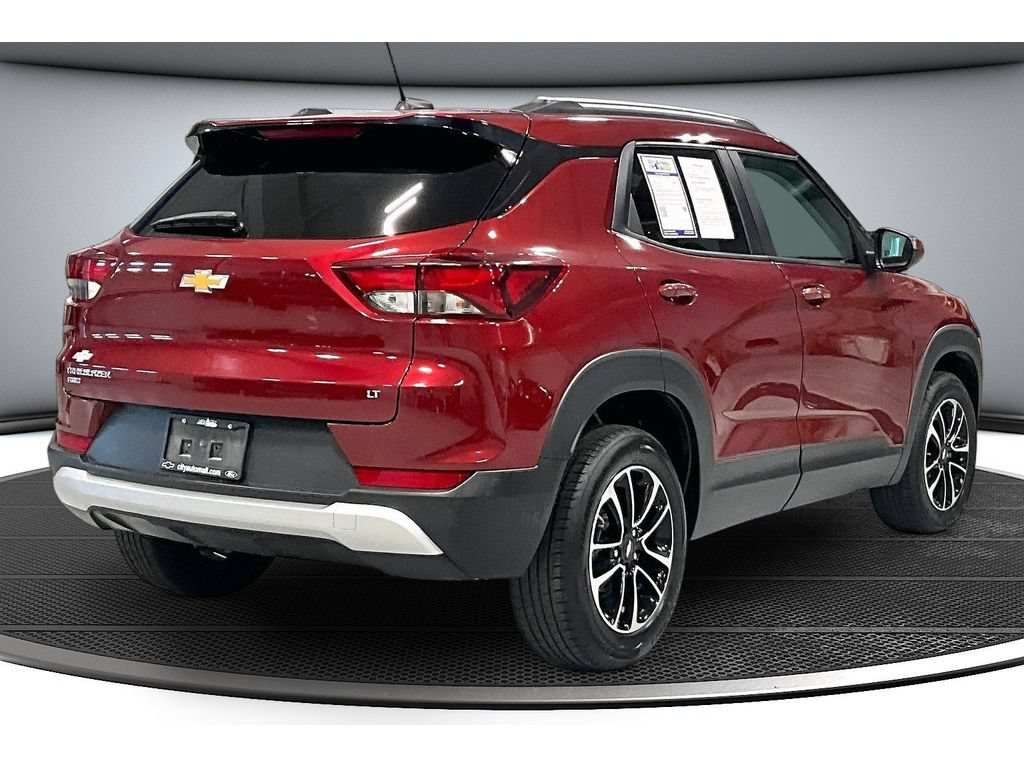Used 2025 Chevrolet TrailBlazer LT AWD/4WD image 16