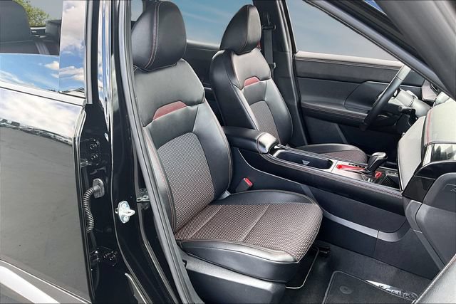 Certified 2025 Nissan Kicks SR AWD/4WD image 27
