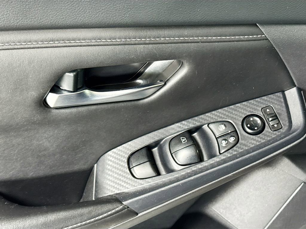 Used 2024 Nissan Sentra SV w/ Trunk Package image 16