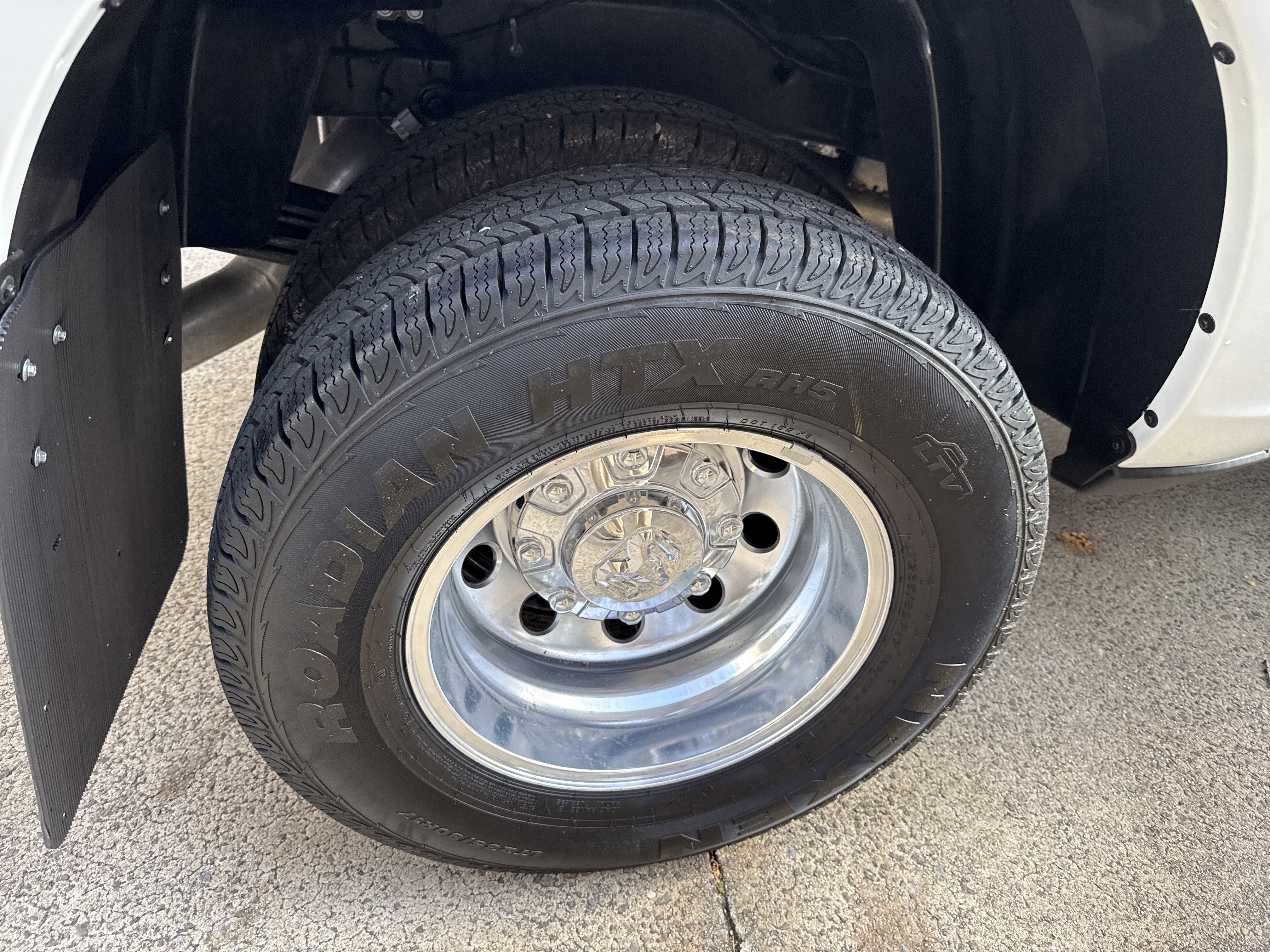 New 2025 RAM 3500 Laramie w/ Towing Technology Group image 19