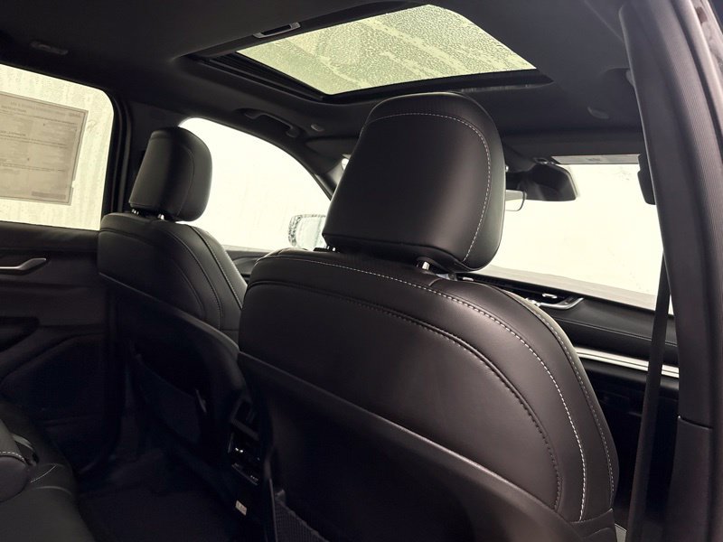 New 2027 Jeep Grand Cherokee Laredo X AWD/4WD image 13
