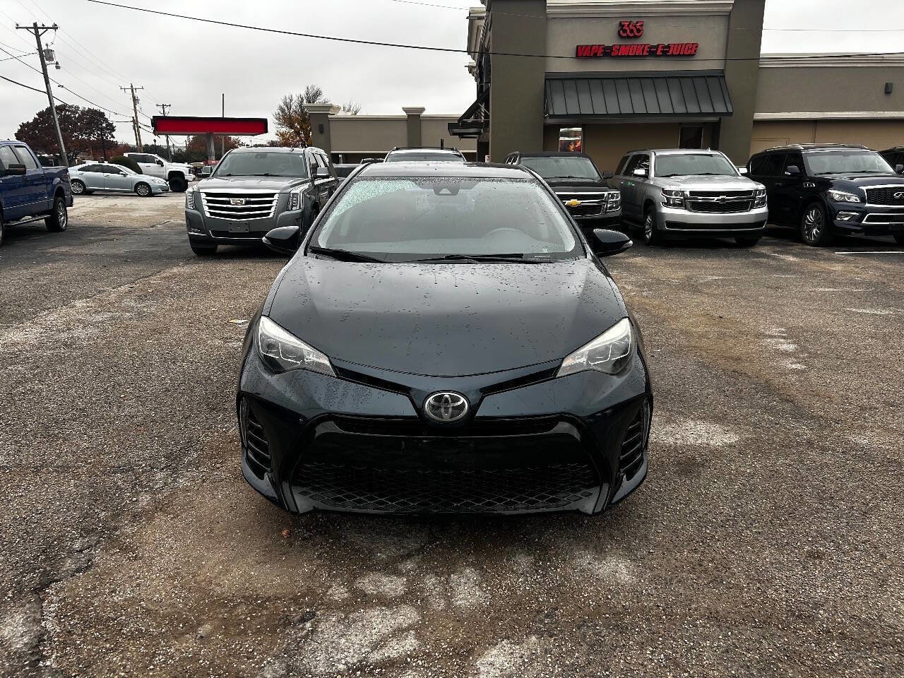 Used 2018 Toyota Corolla SE image 2