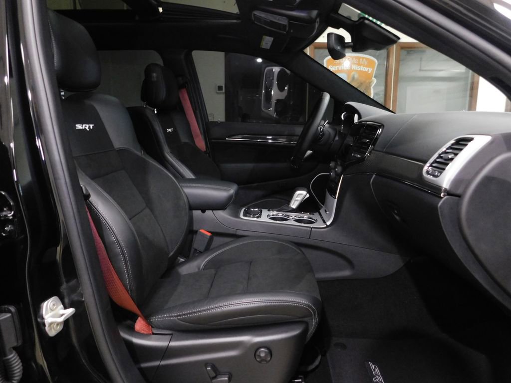 Used 2021 Jeep Grand Cherokee SRT image 95